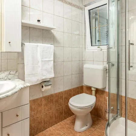 4 Bedroom Awesome In
