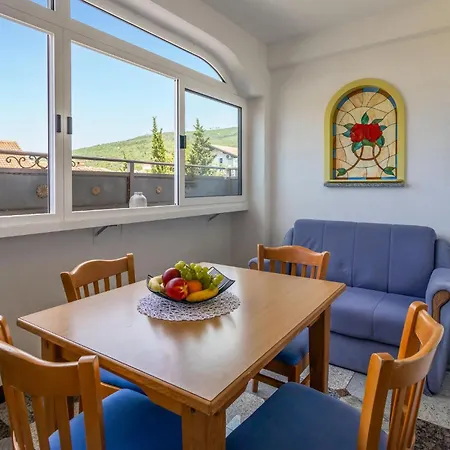 4 Bedroom Awesome In * Selce