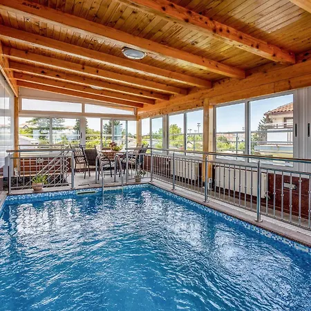 4 Bedroom Awesome In Apartment